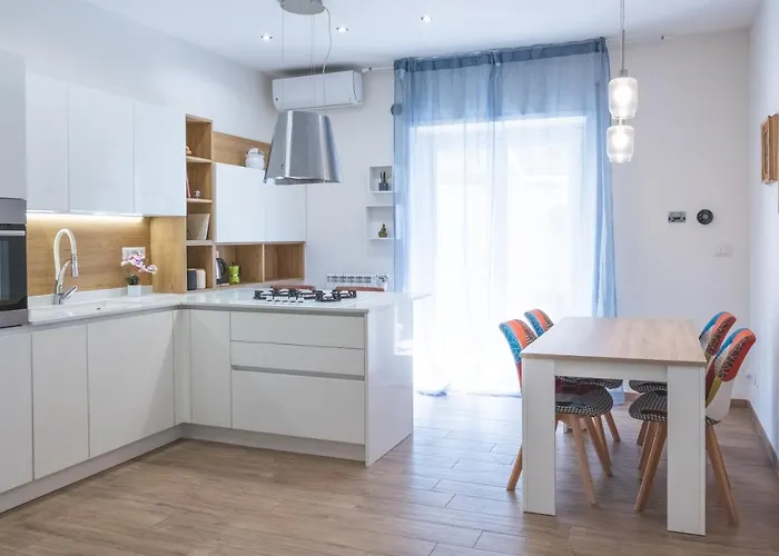 Apartament Cozy Flat With Terrace At Trastevere Train Station