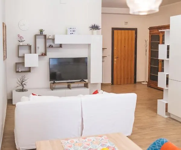 Cozy Flat With Terrace At Trastevere Train Station Rzym