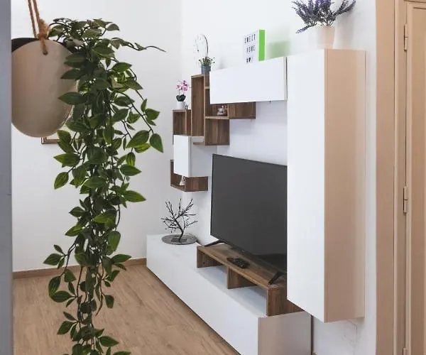 Apartament Cozy Flat With Terrace At Trastevere Train Station *