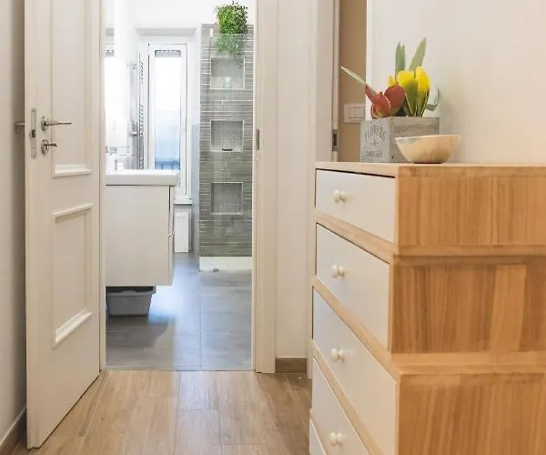 Cozy Flat With Terrace At Trastevere Train Station Apartament