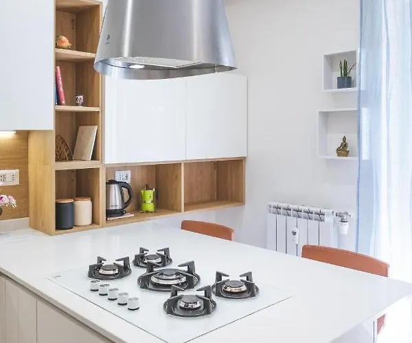 Apartament Cozy Flat With Terrace At Trastevere Train Station