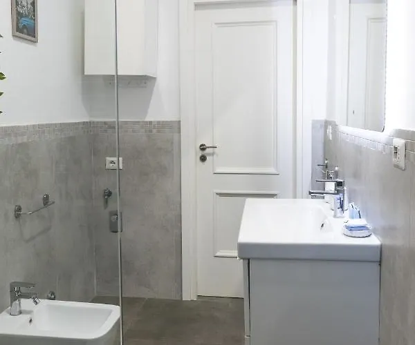 Cozy Flat With Terrace At Trastevere Train Station Apartament